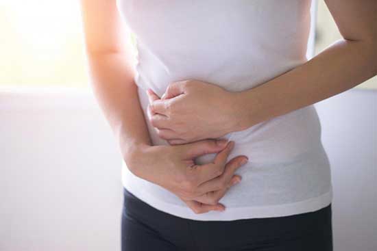 درد زیر شکم سمت چپ در مردان و زنان نشانه چیست؟