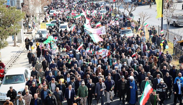 حماسه باشکوه جشن انقلاب درفشافویه | انعکاس ری